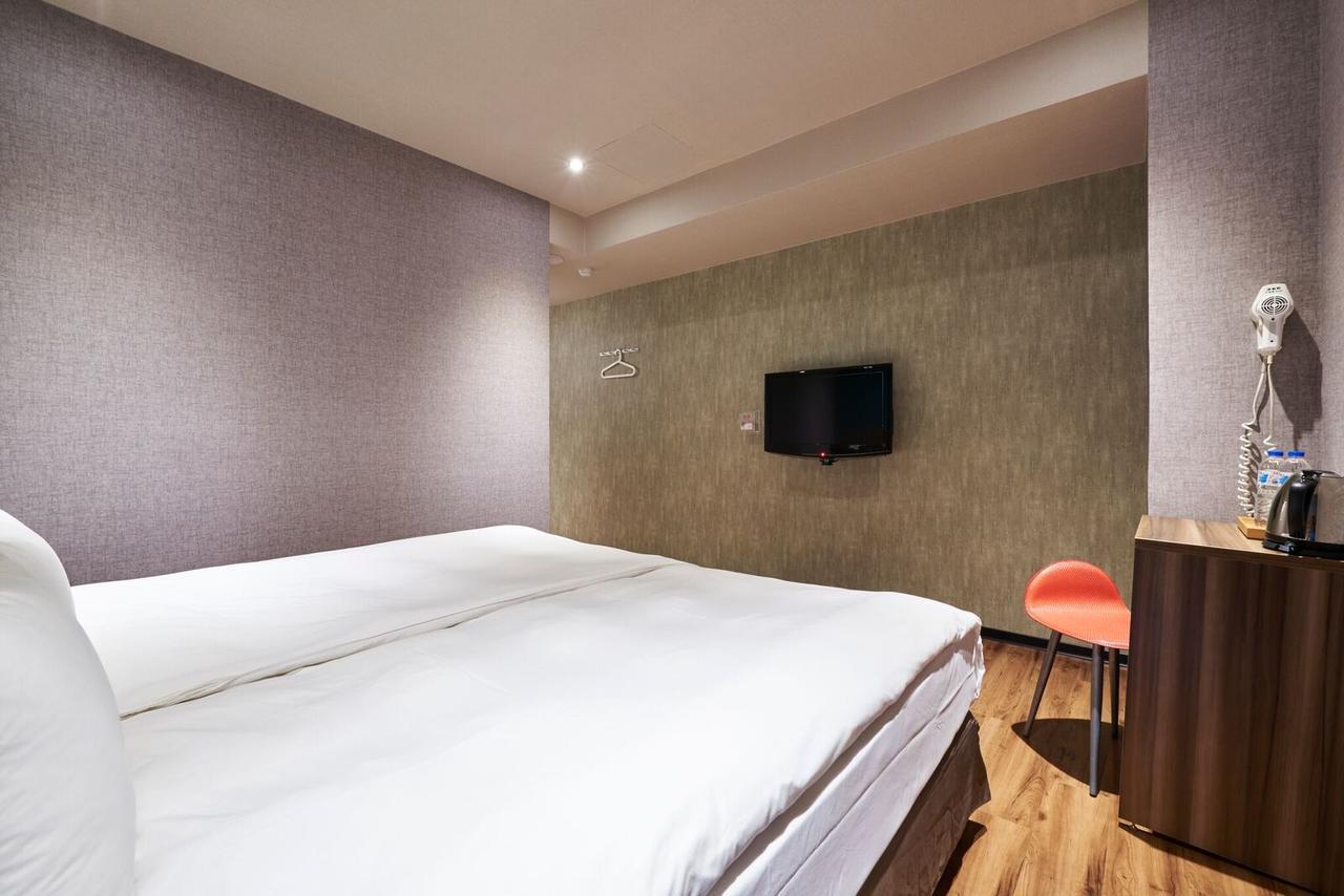 Tomorrow Hotel Taipei Exteriör bild